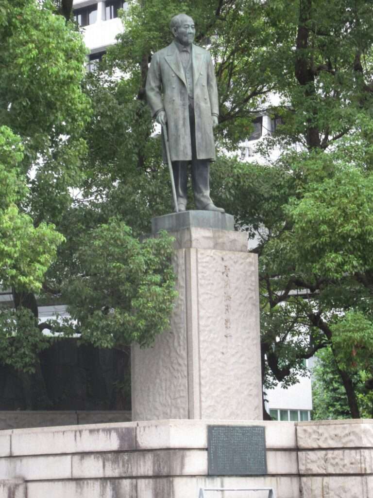 渋沢栄一像@常盤橋公園