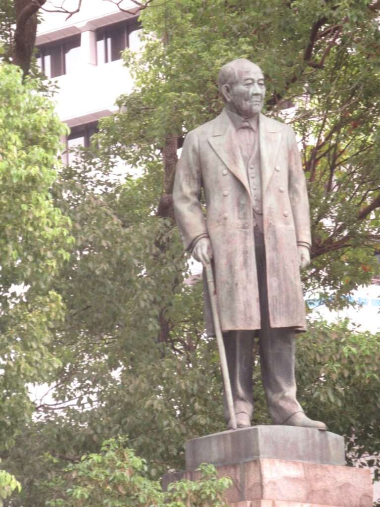 渋沢栄一像@常盤橋公園