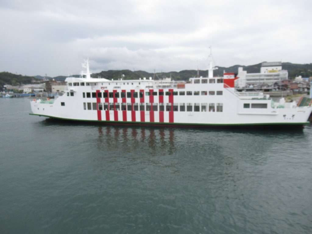 直島行フェリー(四国汽船)