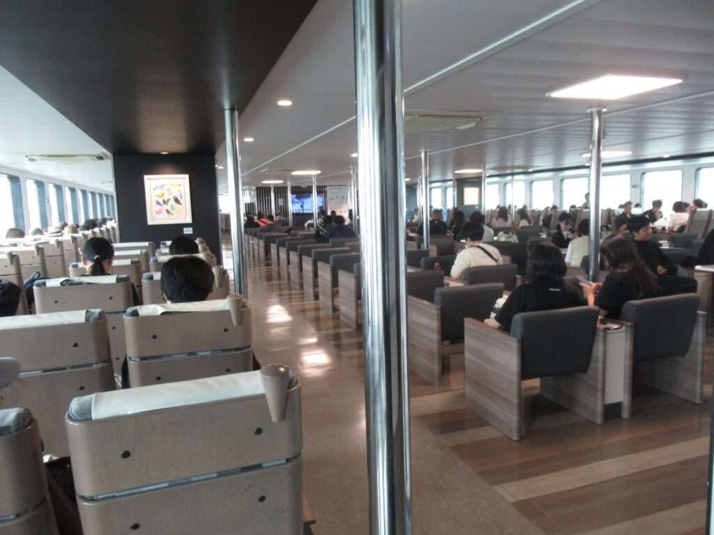 直島行フェリー(四国汽船)