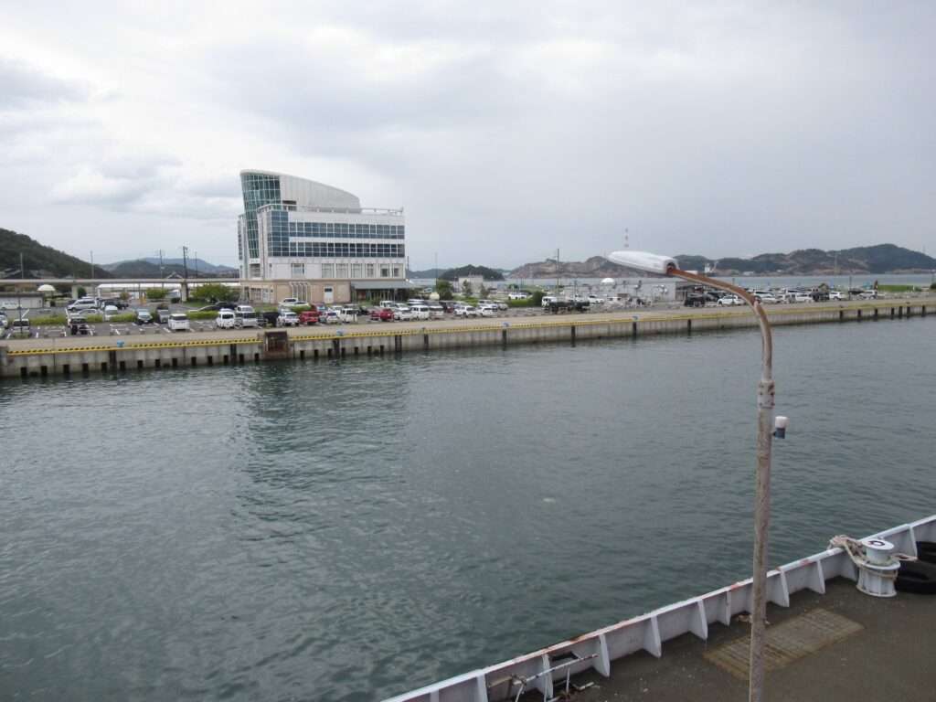 直島行フェリー(四国汽船)