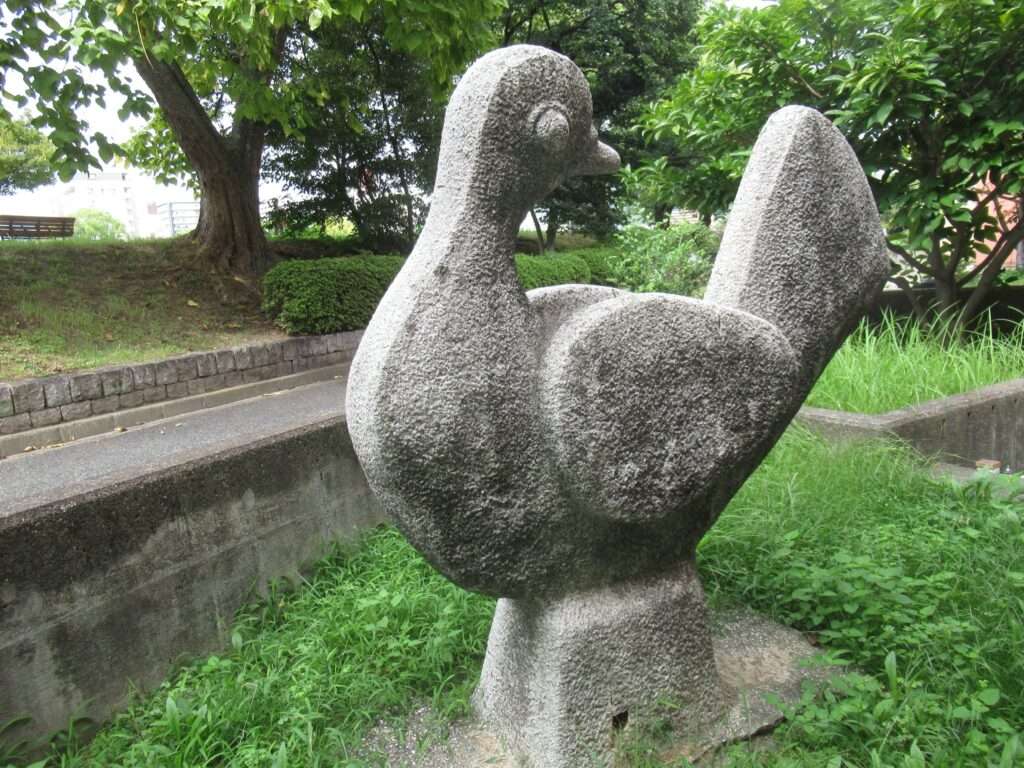 鳥の像@こども文化科学館