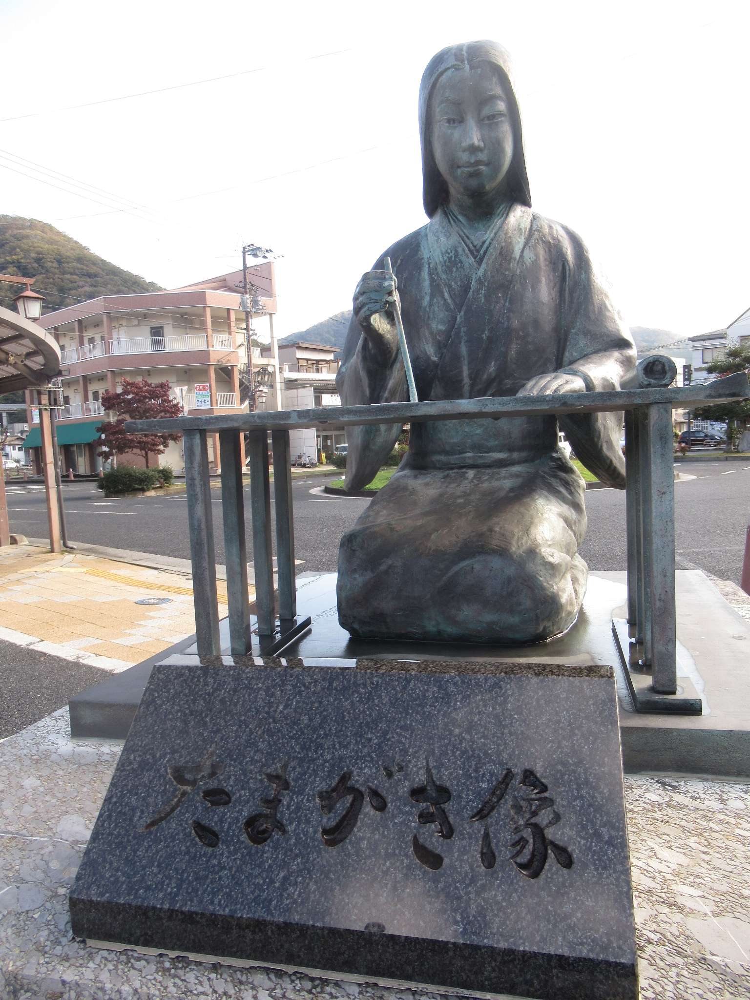 たまかき像@新見駅