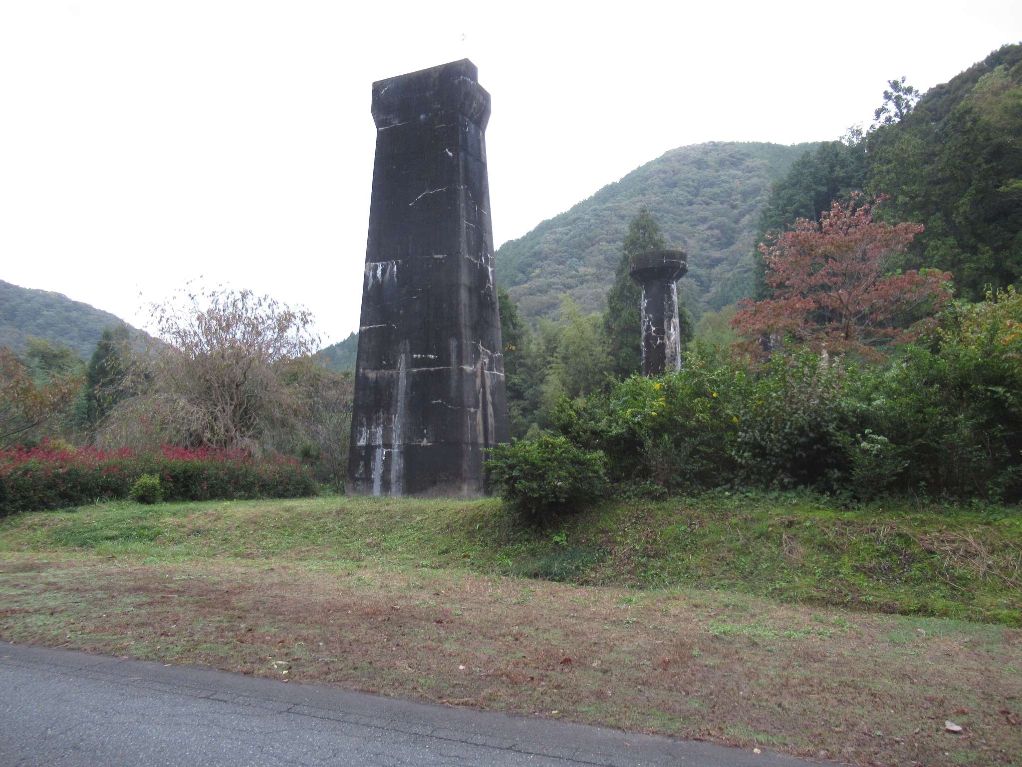 幻の今福線遺構・橋脚群(浜田市)