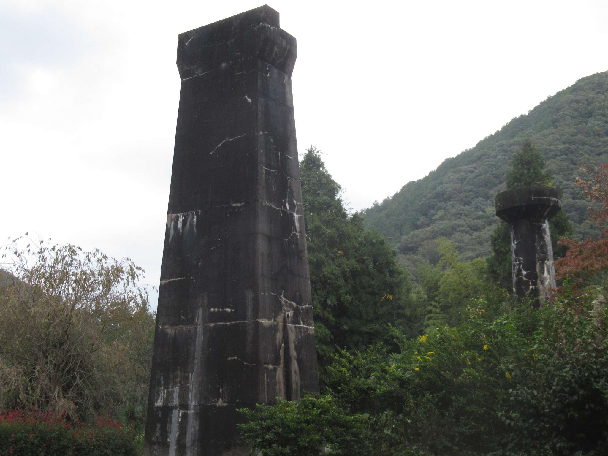幻の今福線遺構・橋脚群(浜田市)