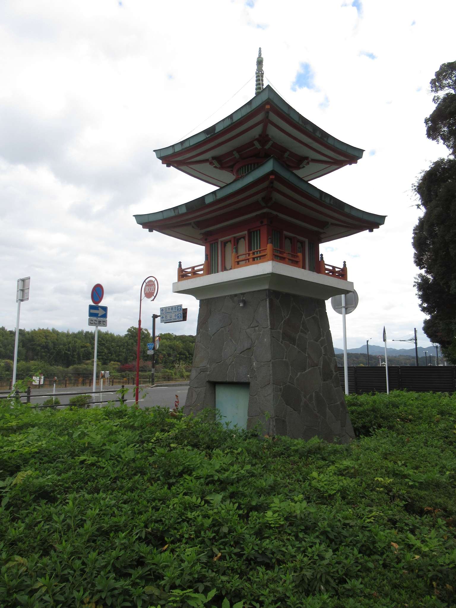 石山寺多宝塔模型@石山寺駅前