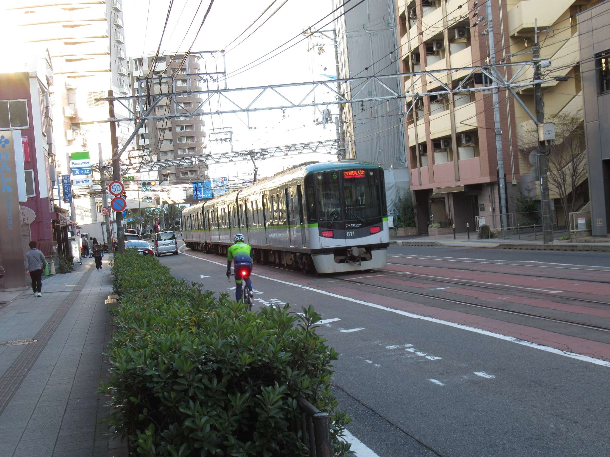 併用軌道の800形(京阪電気鉄道)