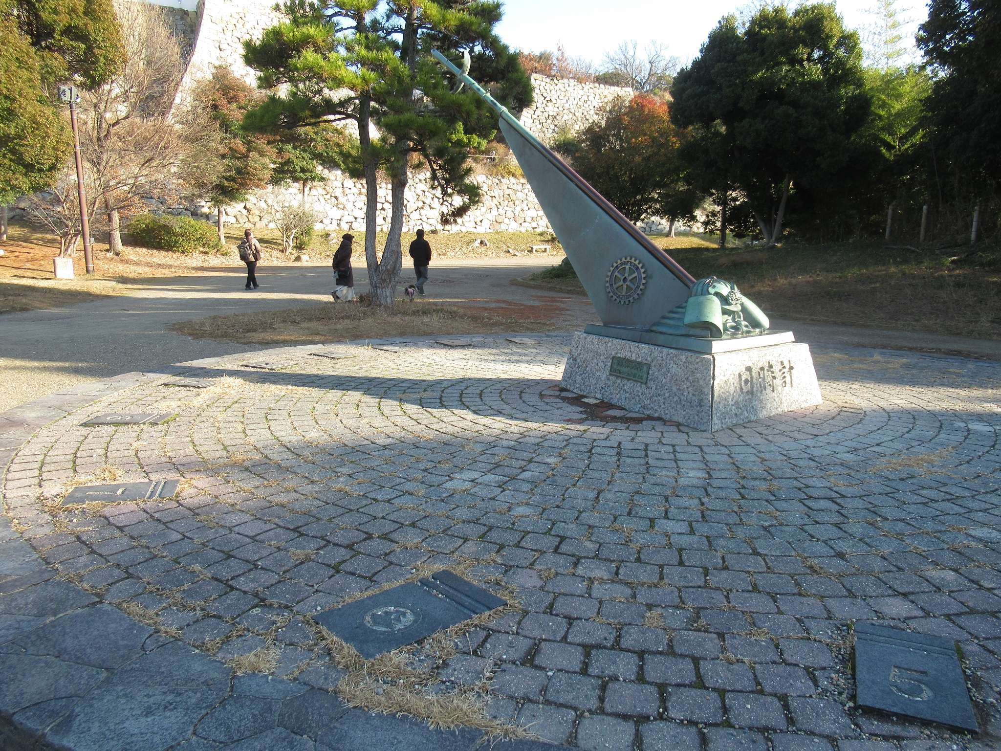 兜日時計@明石公園