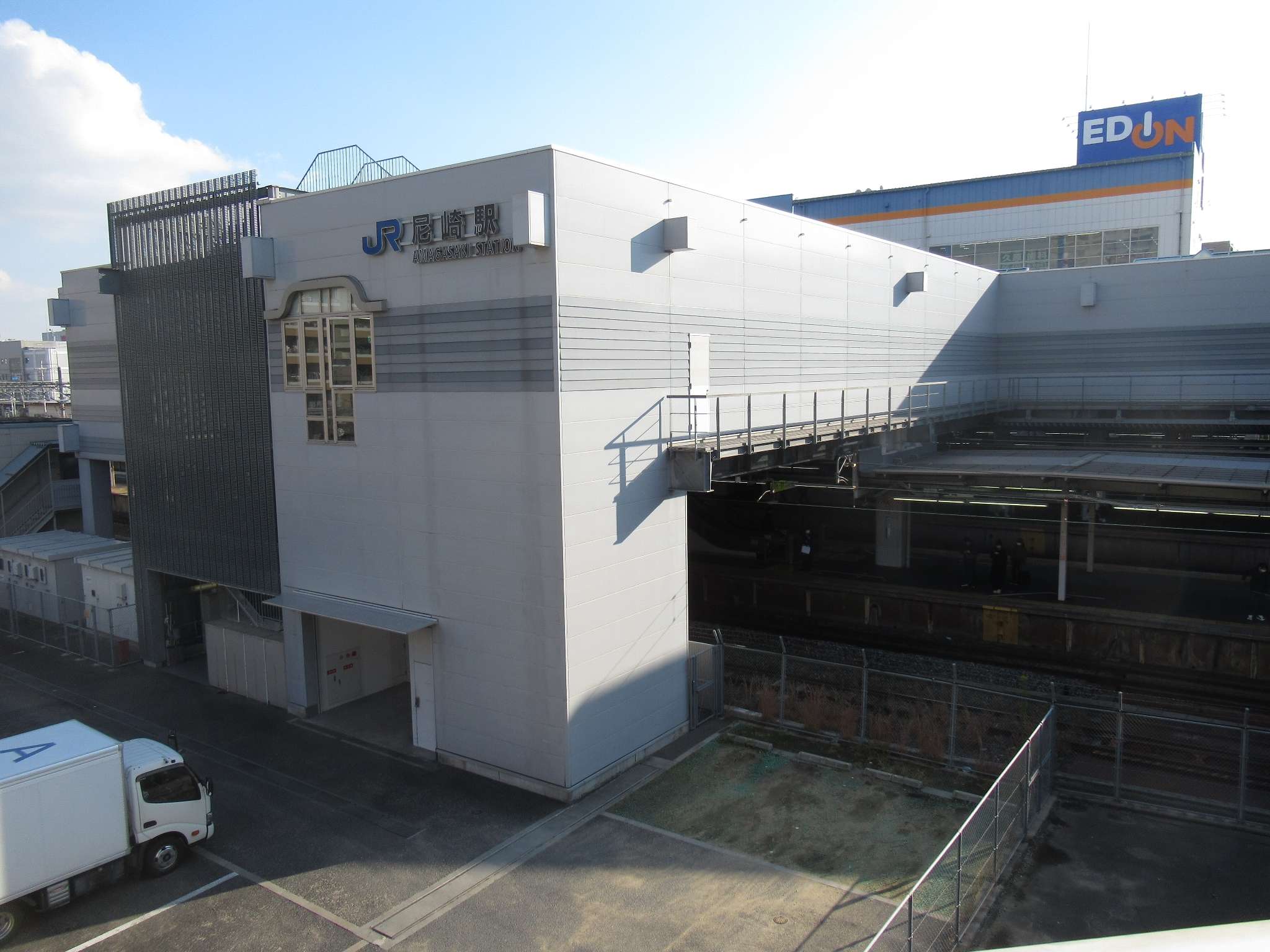 梅川の像@尼崎駅