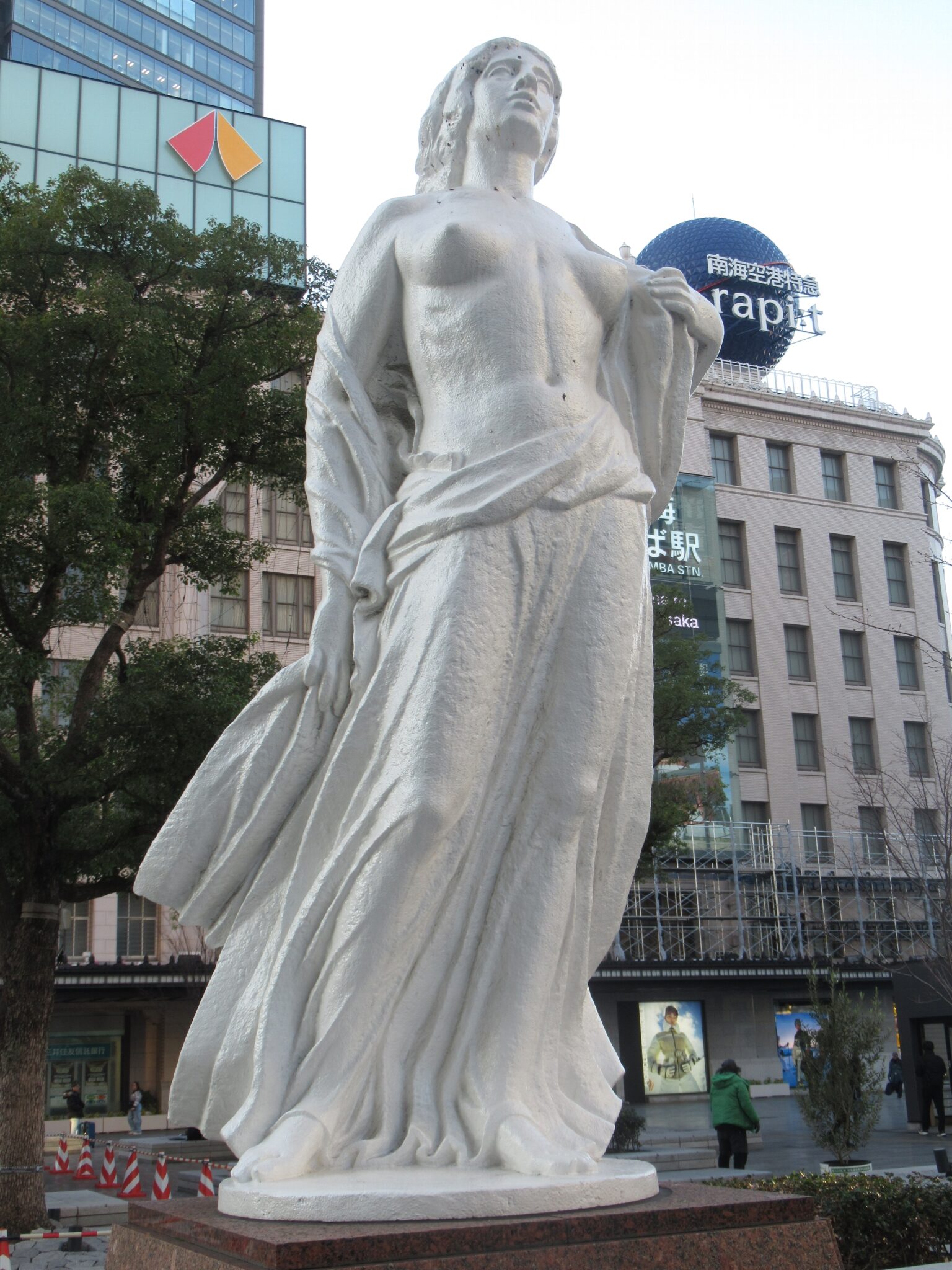 平和祈念の像・朗風@なんば広場