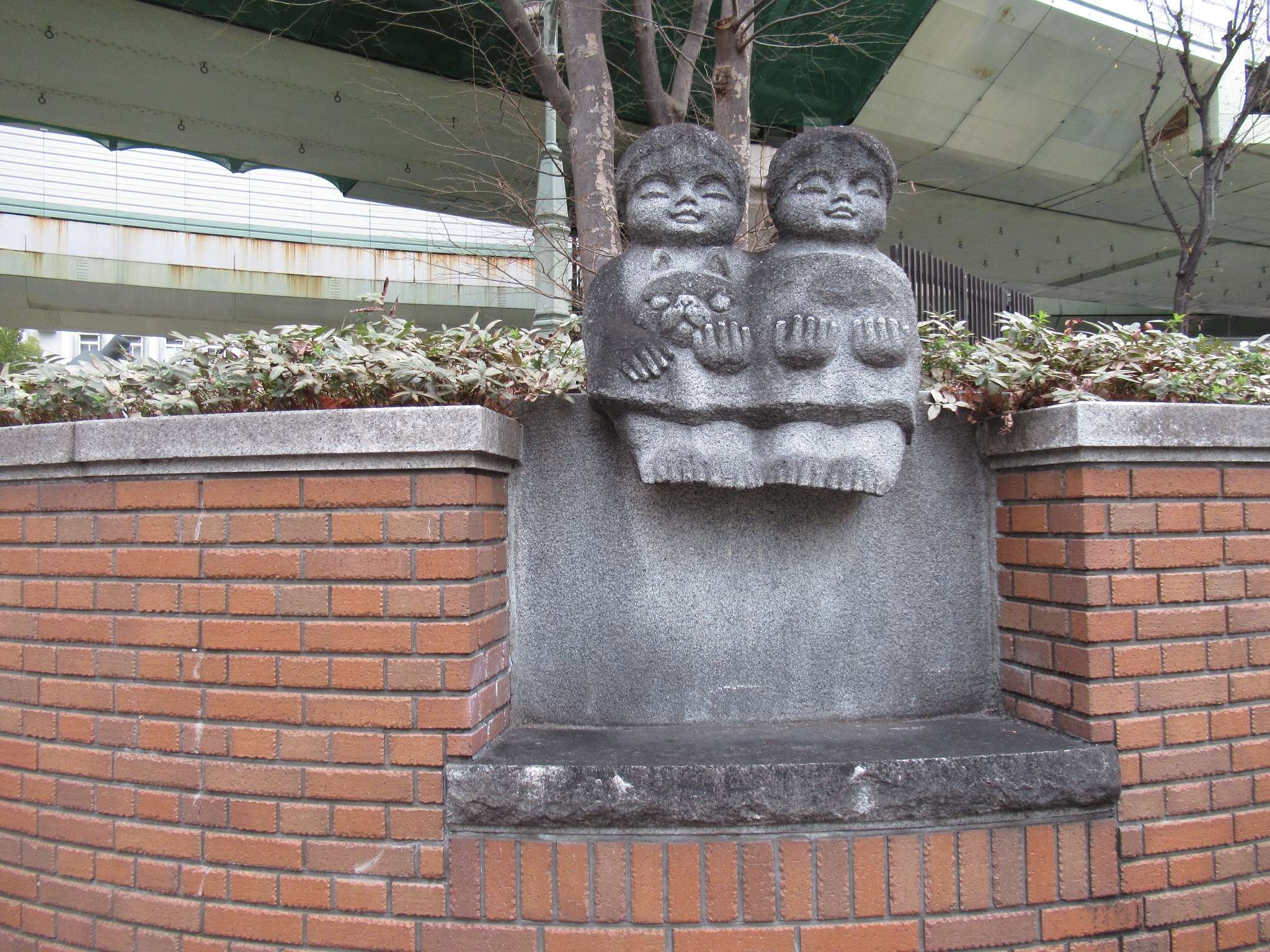 詳細不明@西梅田公園