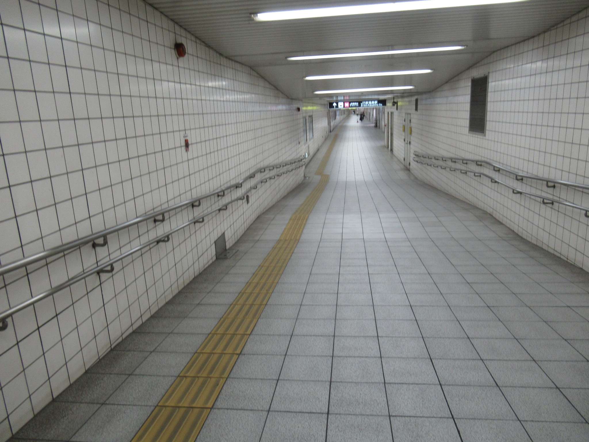 新福島駅(JR西日本)