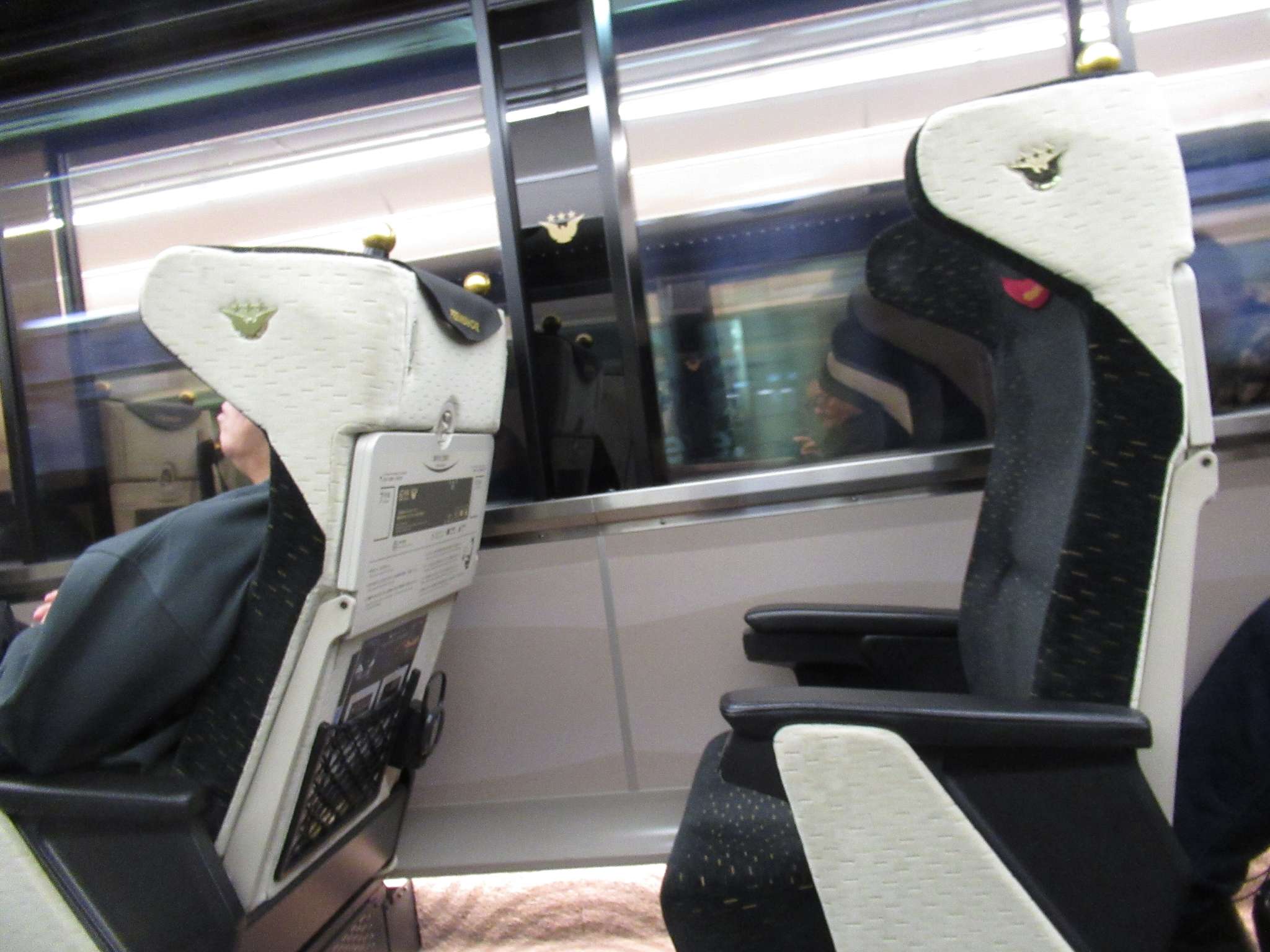 プレミアムカ－@樟葉駅