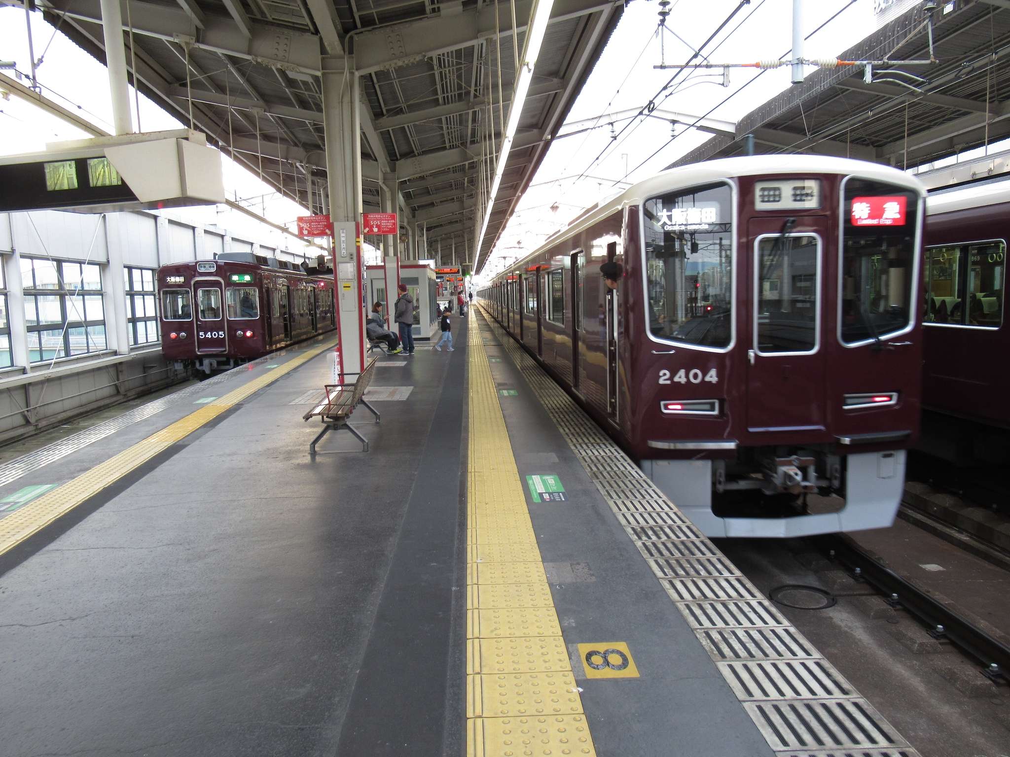 2300系@茨木市駅