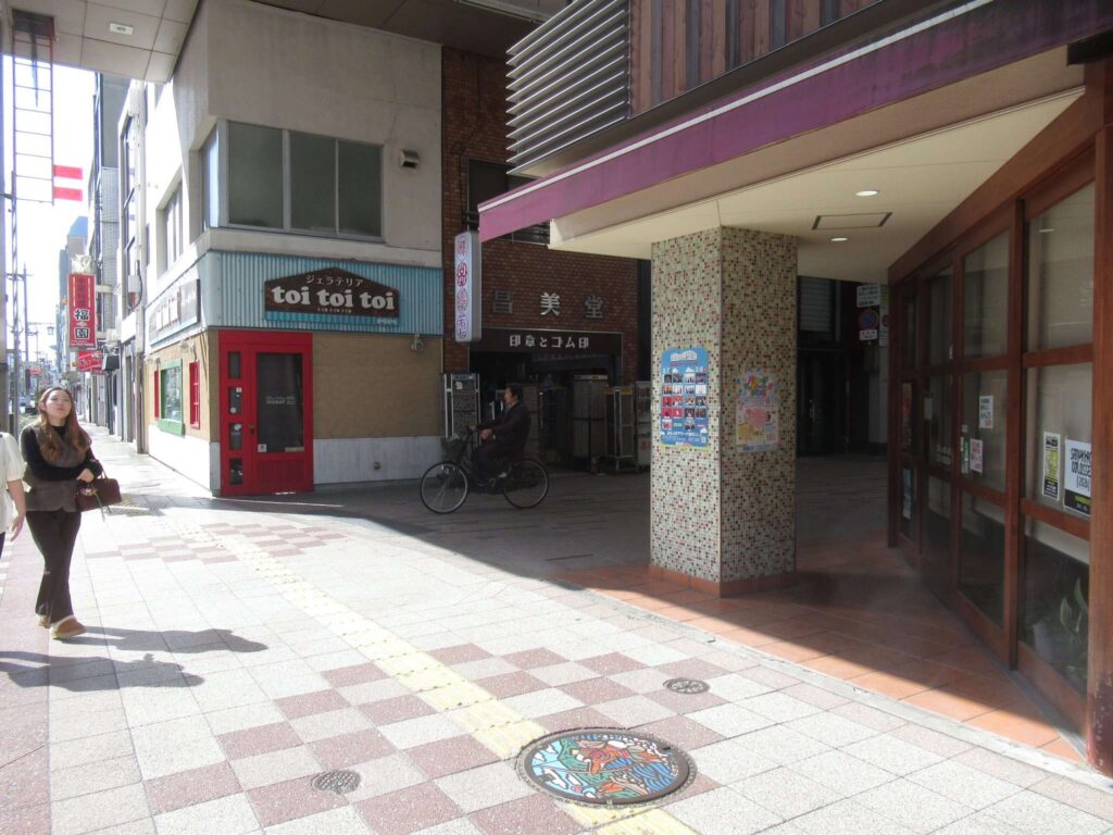 三びきの子ぶた@高松常磐町商店街