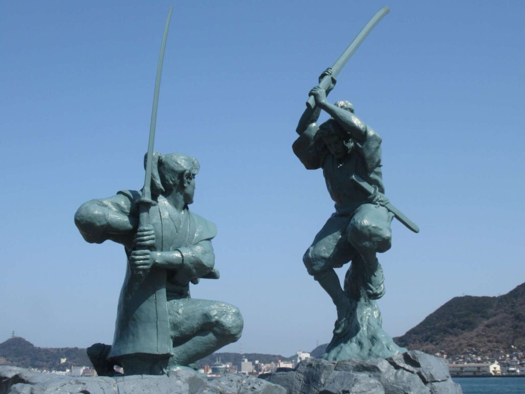武蔵と小次郎像@巌流島