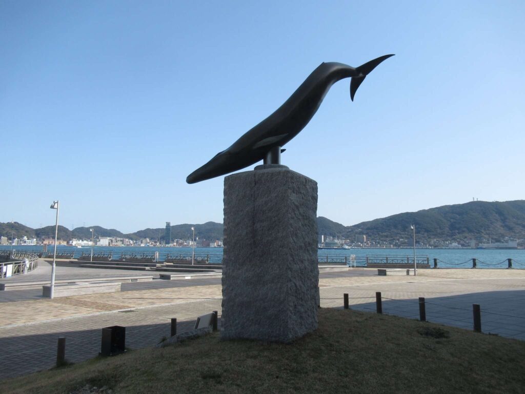 くじらさんありがとう像@あるかぽーと