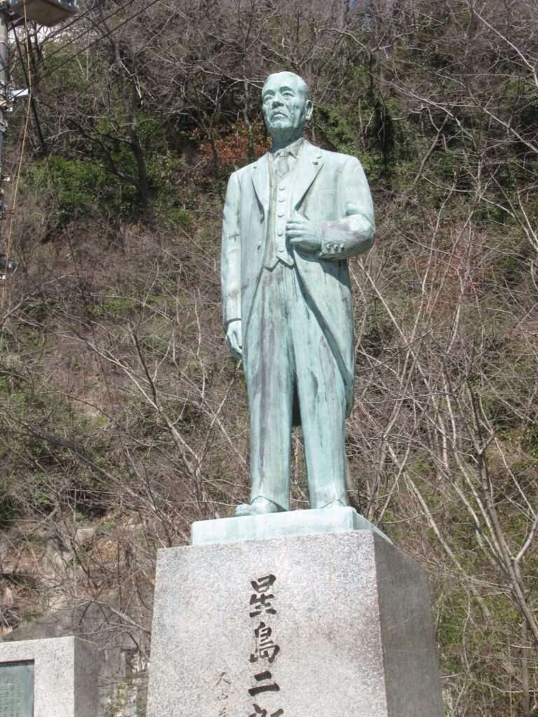 星島二郎像@鷲羽山スカイライン