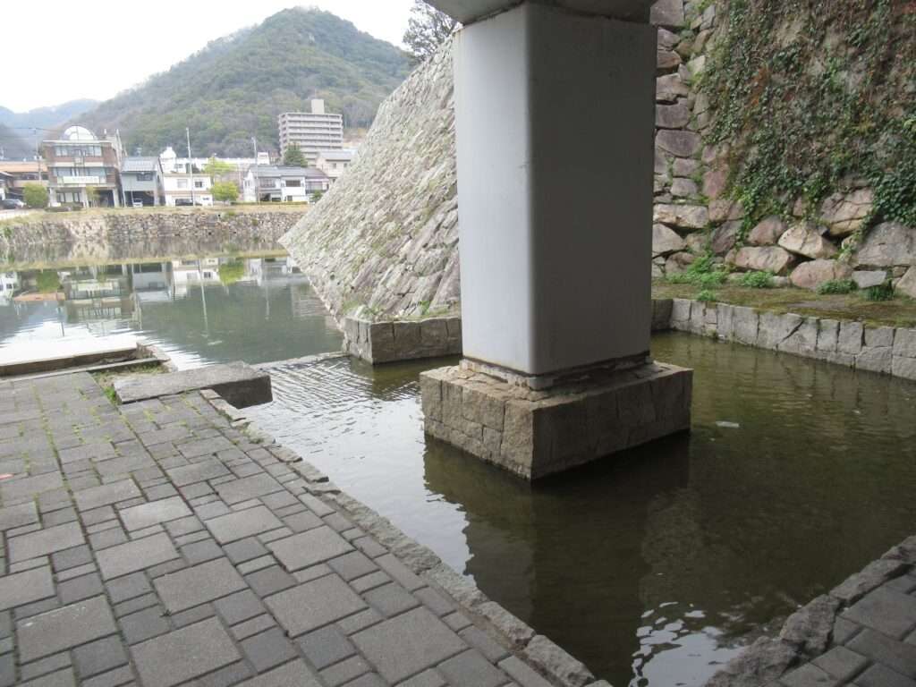 三原城跡口@三原駅