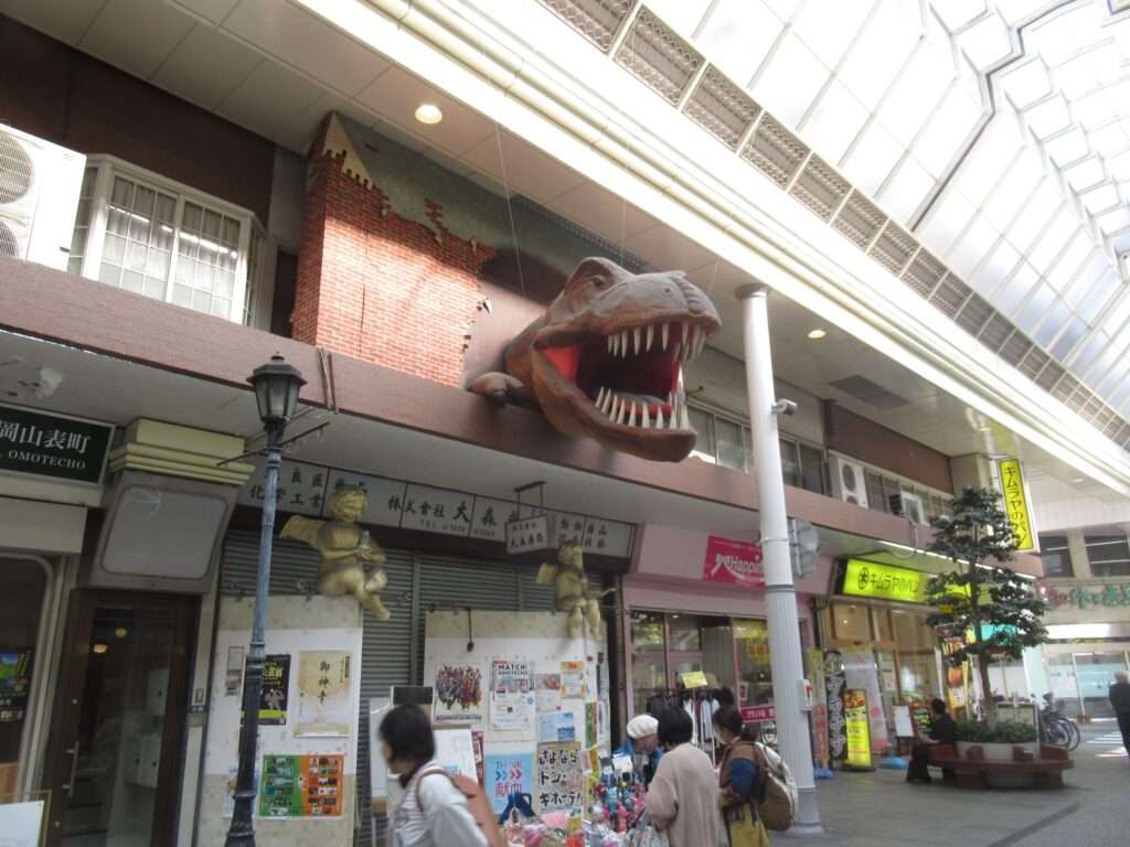 ゴジラヘッド@表町商店街