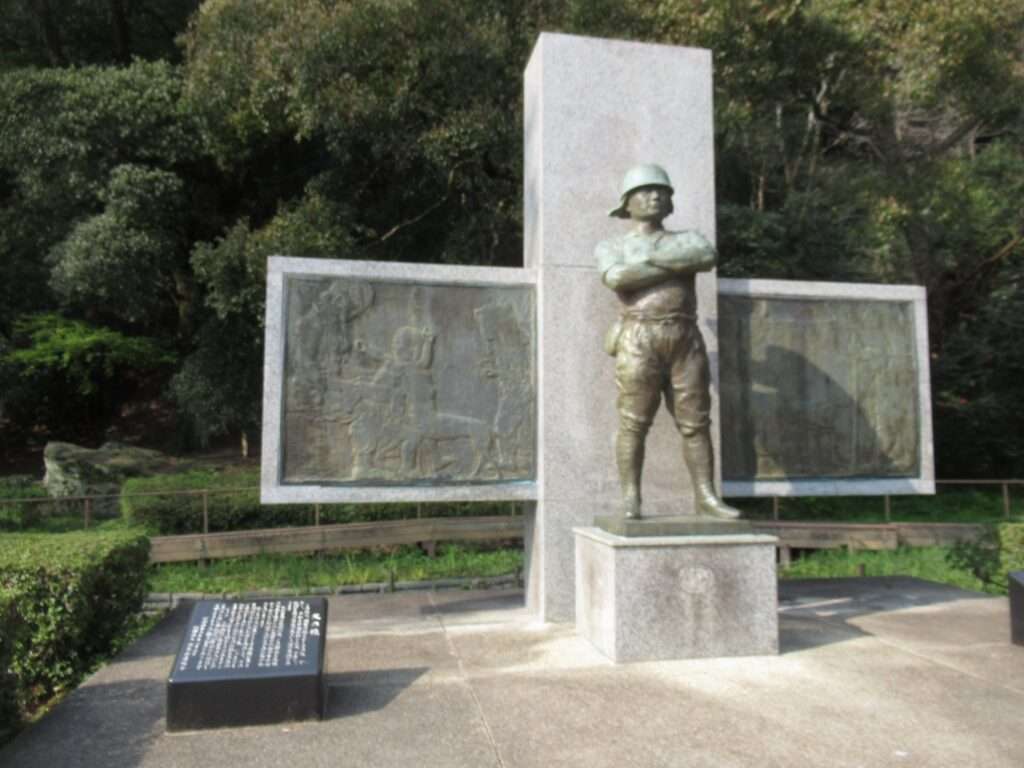 父の像@徳島中央公園