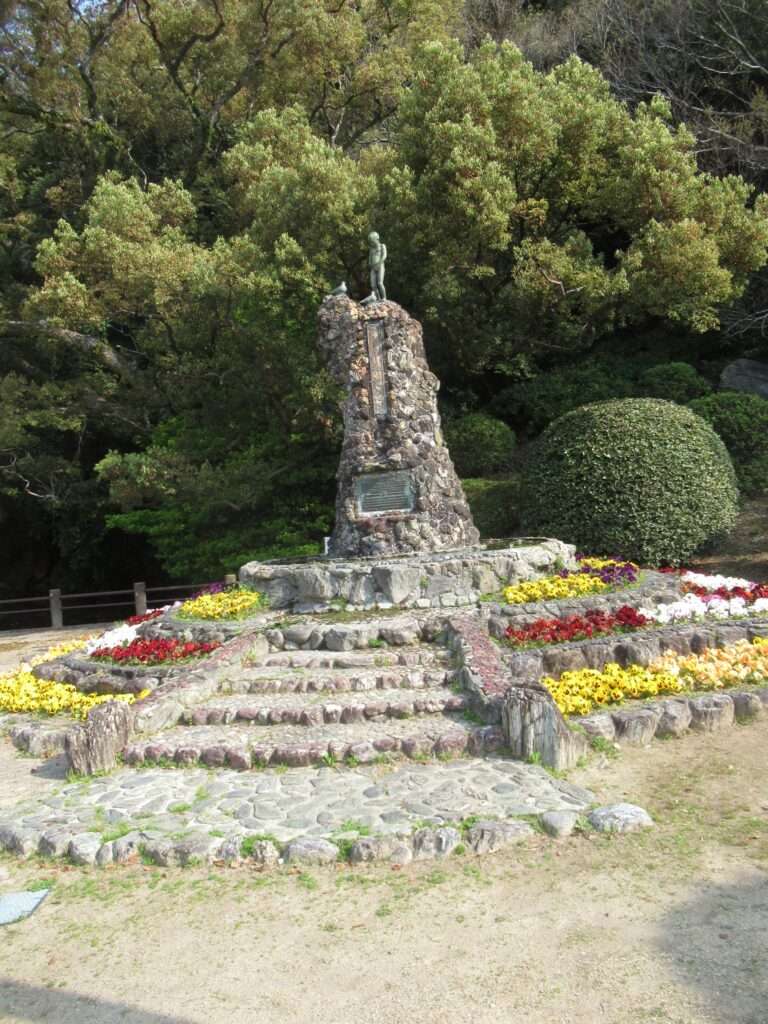 子供平和記念塔@徳島中央公園