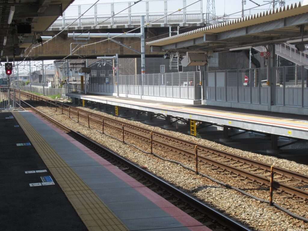 手柄山平和公園駅(JR西日本)
