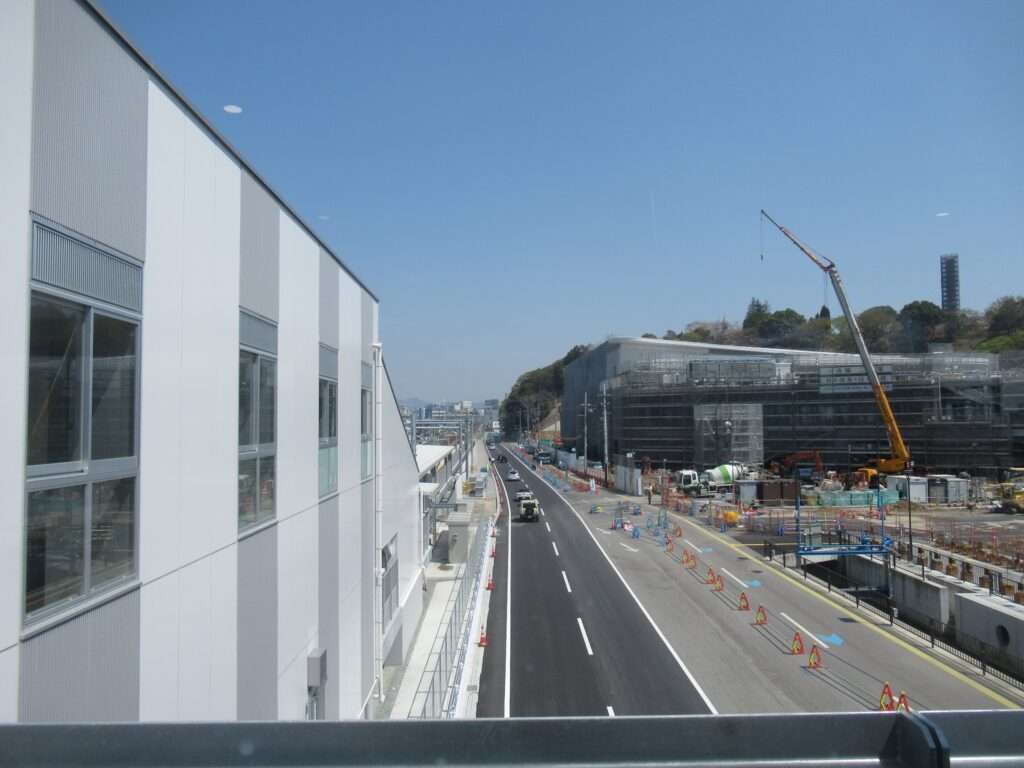 手柄山平和公園駅(JR西日本)