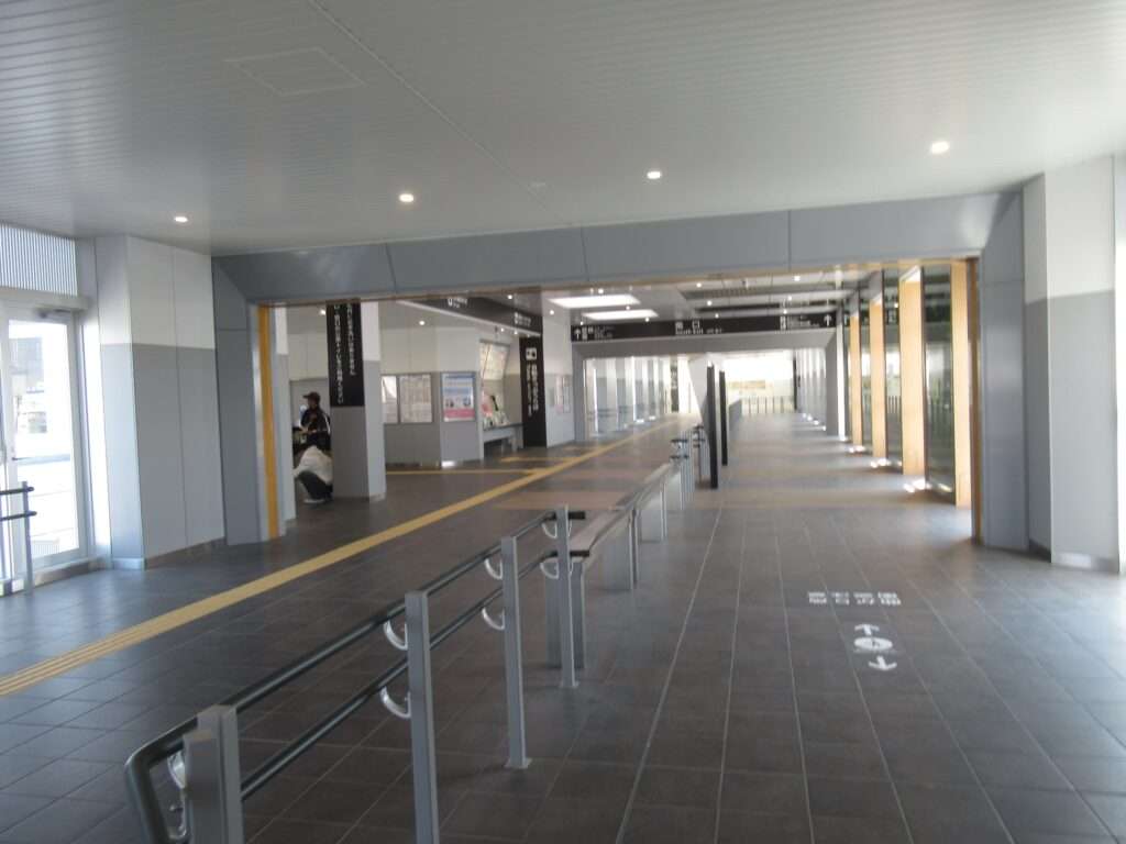 手柄山平和公園駅(JR西日本)