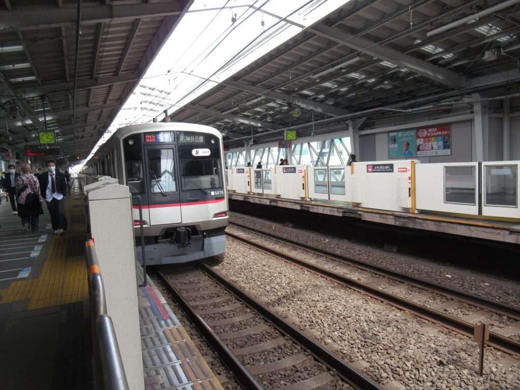 都立大学駅(東急電鉄)