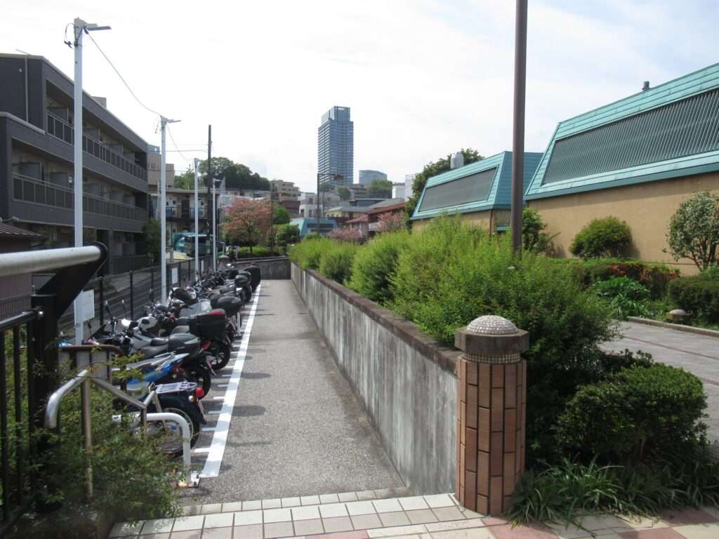 東横フラワー緑道@反町駅