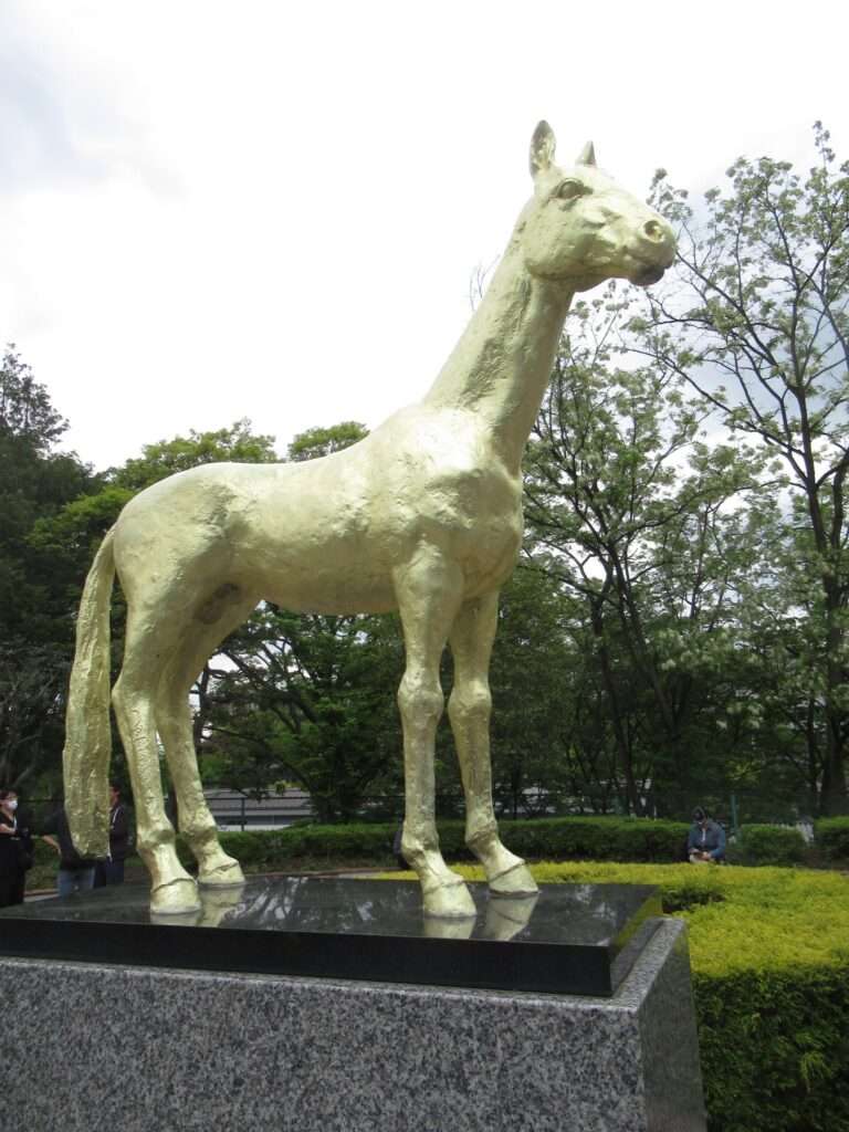 黄金の馬@府中競馬正門前駅