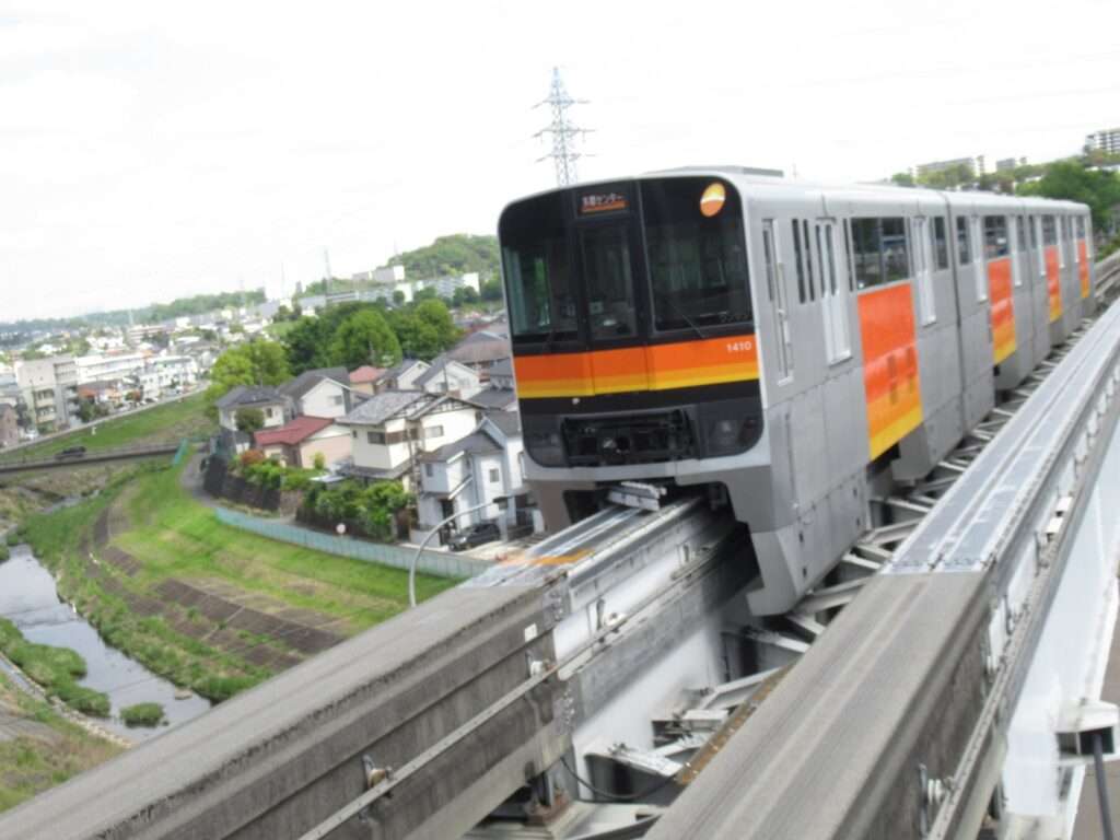 大塚・帝京大学駅(多摩都市モノレール)