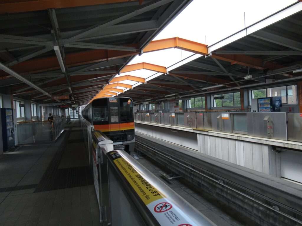 大塚・帝京大学駅(多摩都市モノレール)