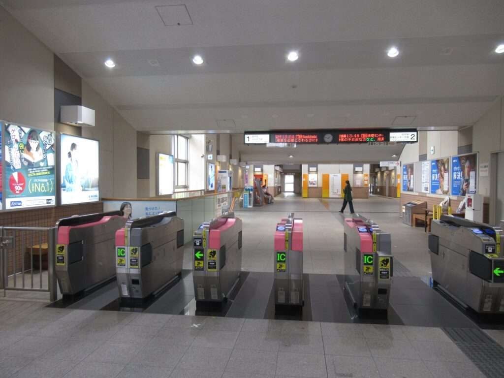中央大学・明星大学駅(多摩都市モノレール)