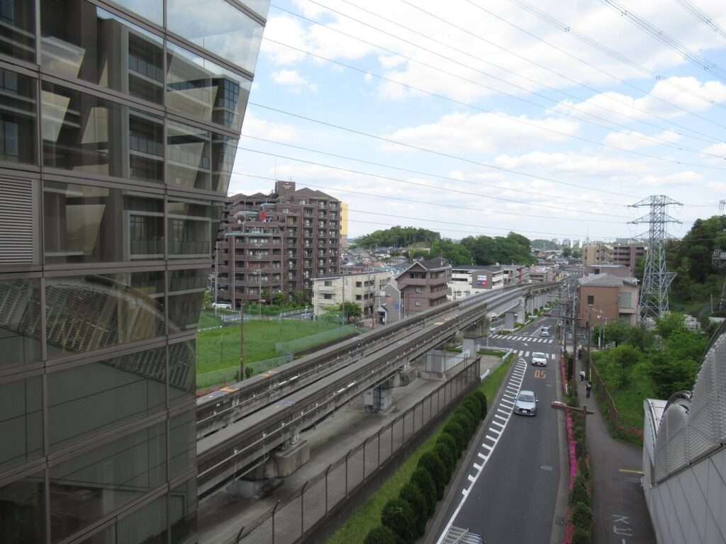 中央大学・明星大学駅(多摩都市モノレール)