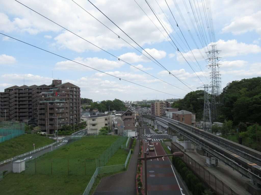 中央大学・明星大学駅(多摩都市モノレール)