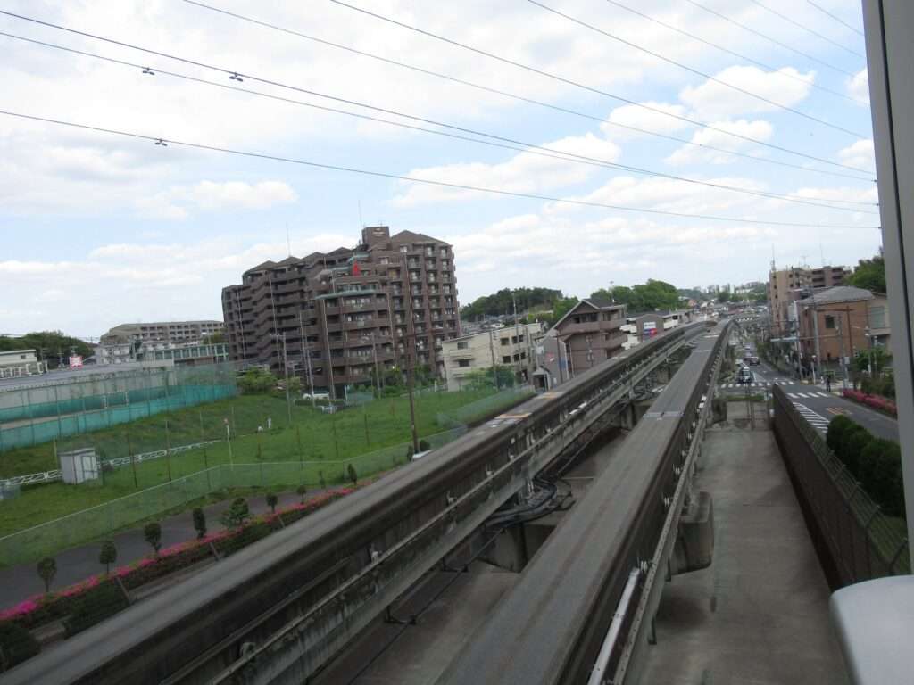 中央大学・明星大学駅(多摩都市モノレール)