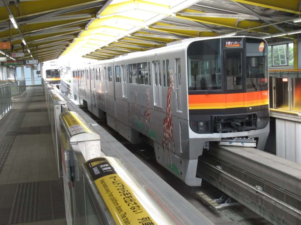 柴崎体育館駅(多摩都市モノレール)