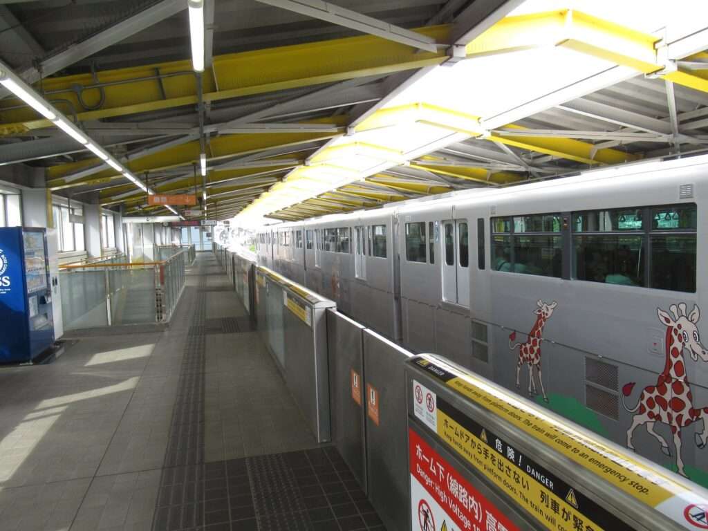 柴崎体育館駅(多摩都市モノレール)