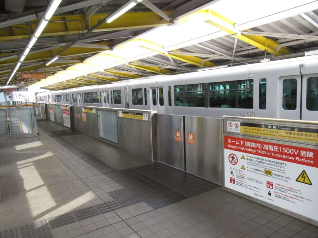 柴崎体育館駅(多摩都市モノレール)