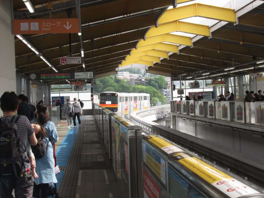高幡不動駅(多摩都市モノレール)