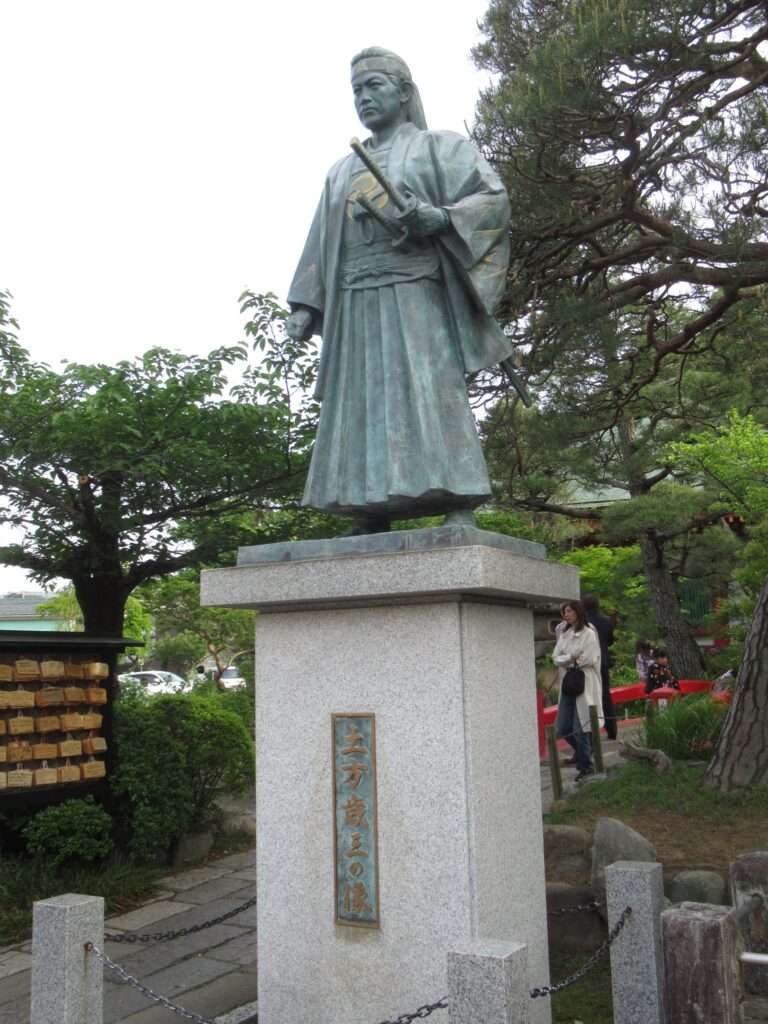 土方歳三像@高幡不動尊
