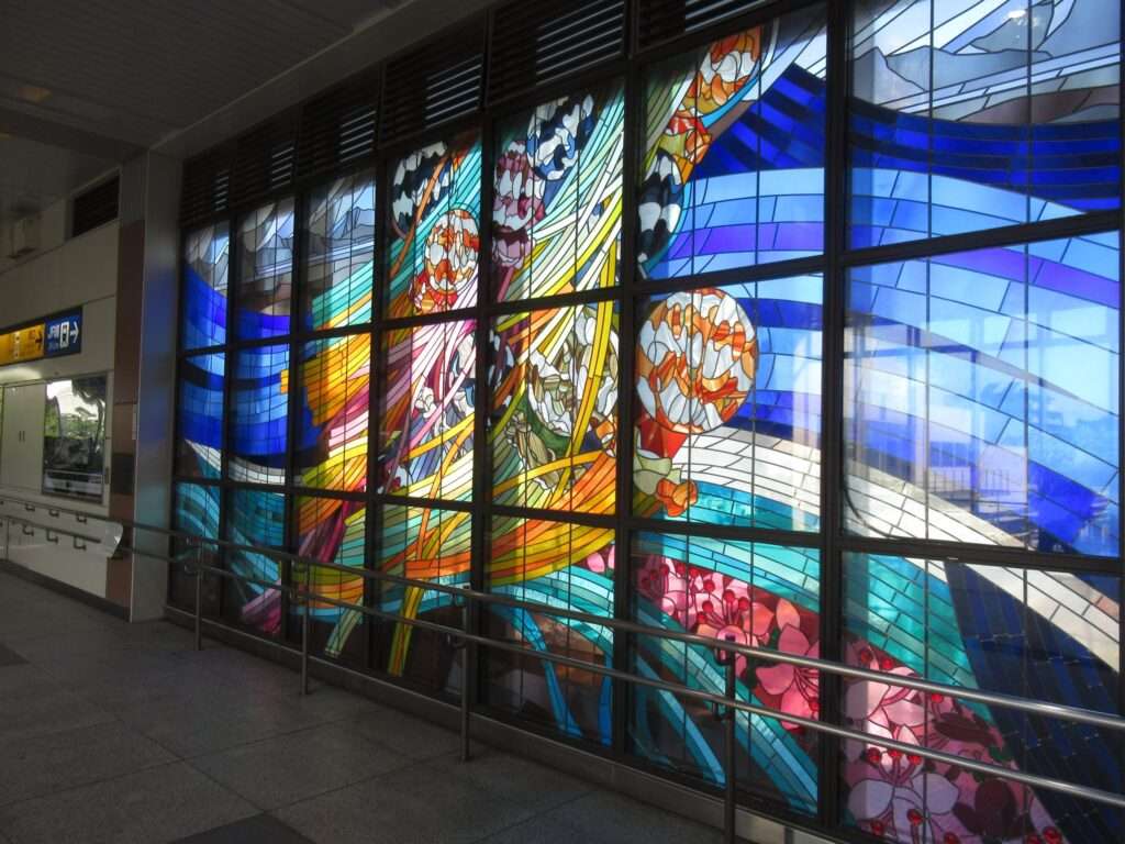 ステンドグラス壁画@拝島駅