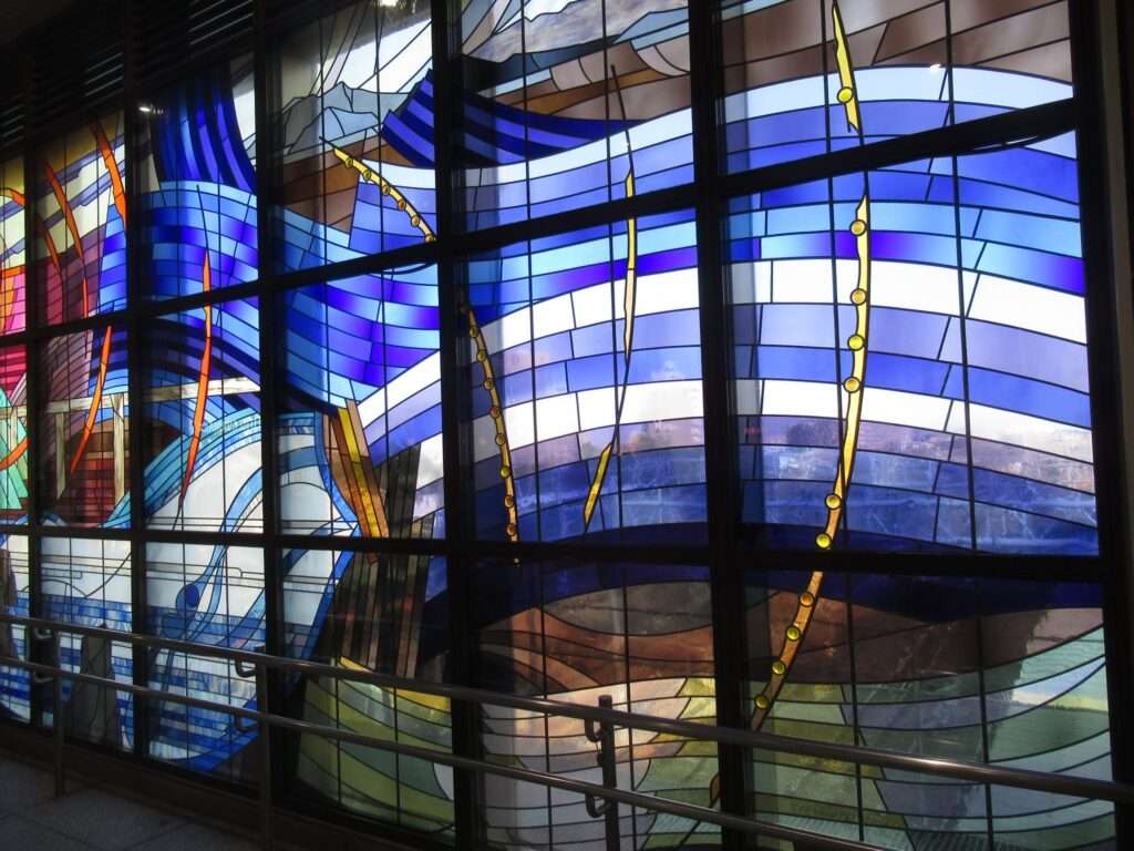 ステンドグラス壁画@拝島駅