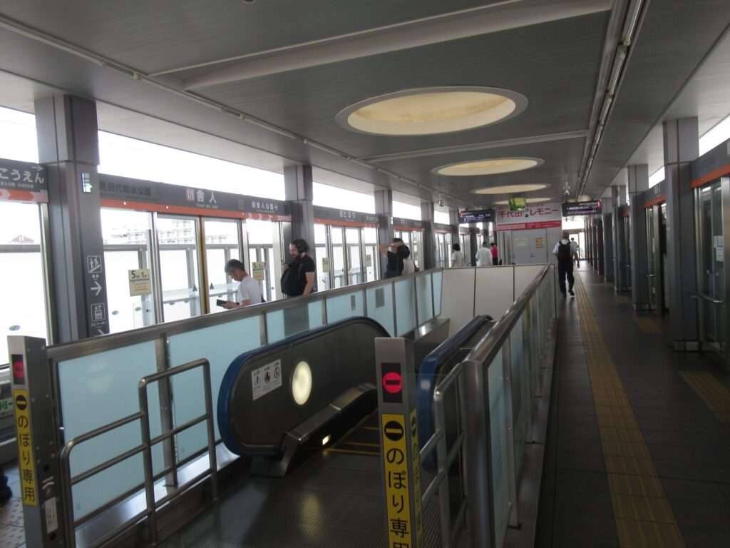 舎人駅(日暮里・舎人ライナー)