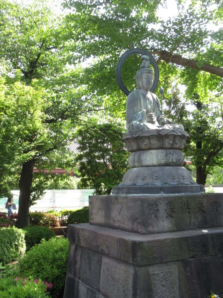 銅造観音菩薩坐像@浅草寺