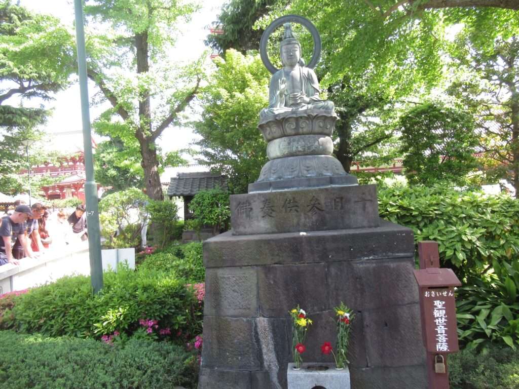 銅造観音菩薩坐像@浅草寺