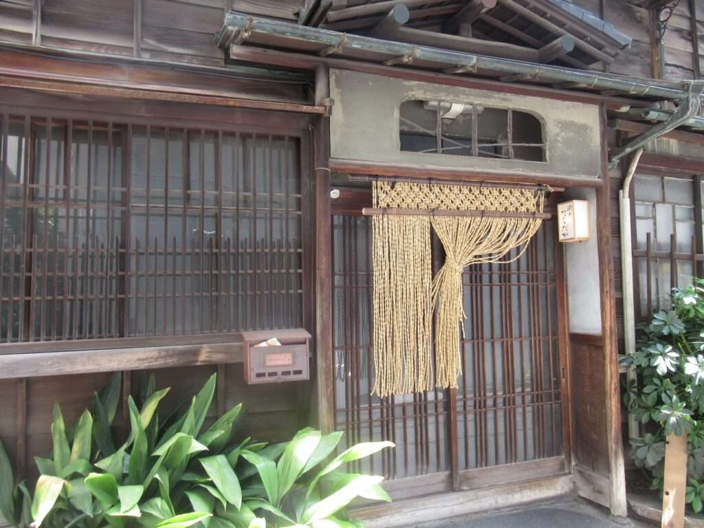九段南一丁目レトロ路地(千代田区)