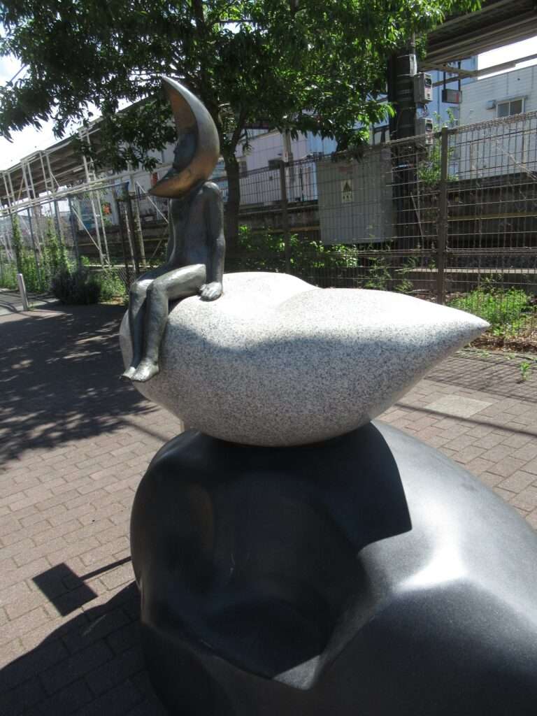 Luna@牛浜駅